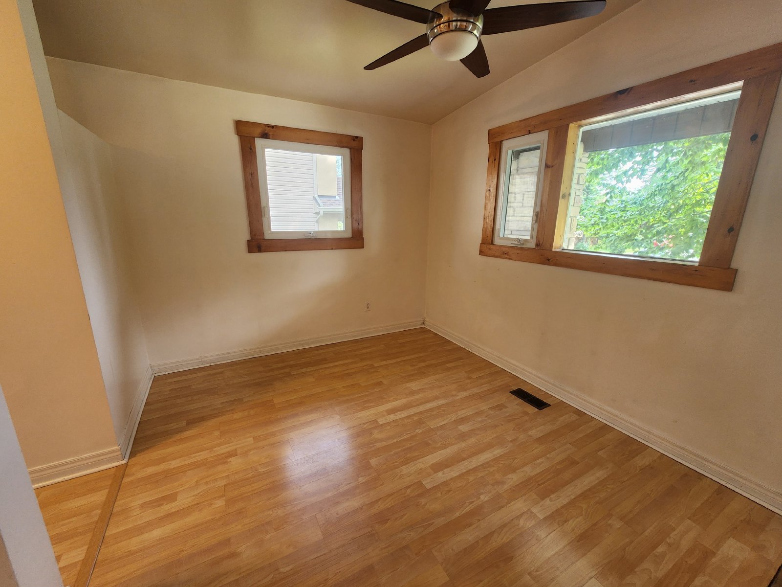 844 Norton Avenue - 1 property image
