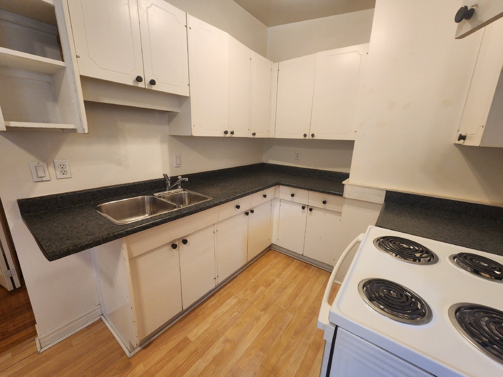 844 Norton Avenue - 1 property image