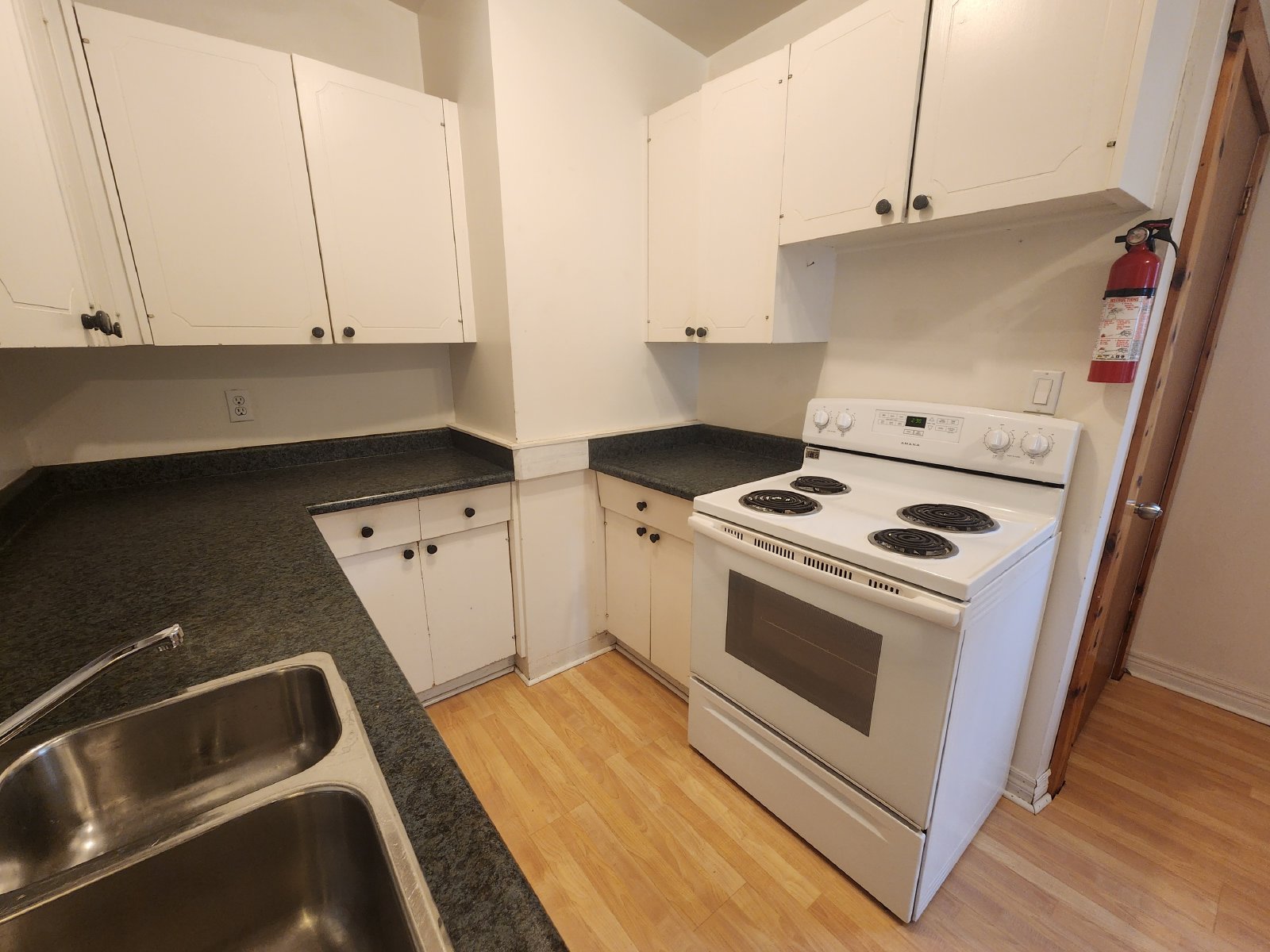 844 Norton Avenue - 1 property image
