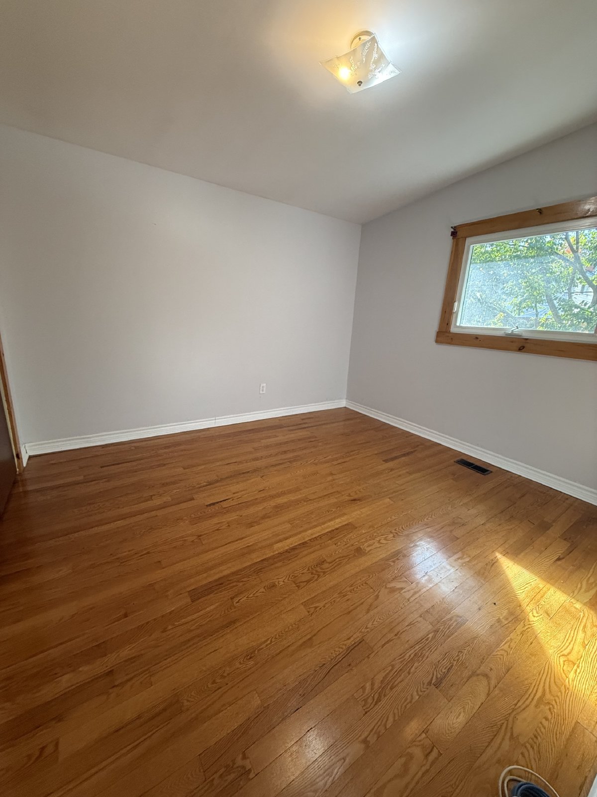 844 Norton Avenue - 1 property image