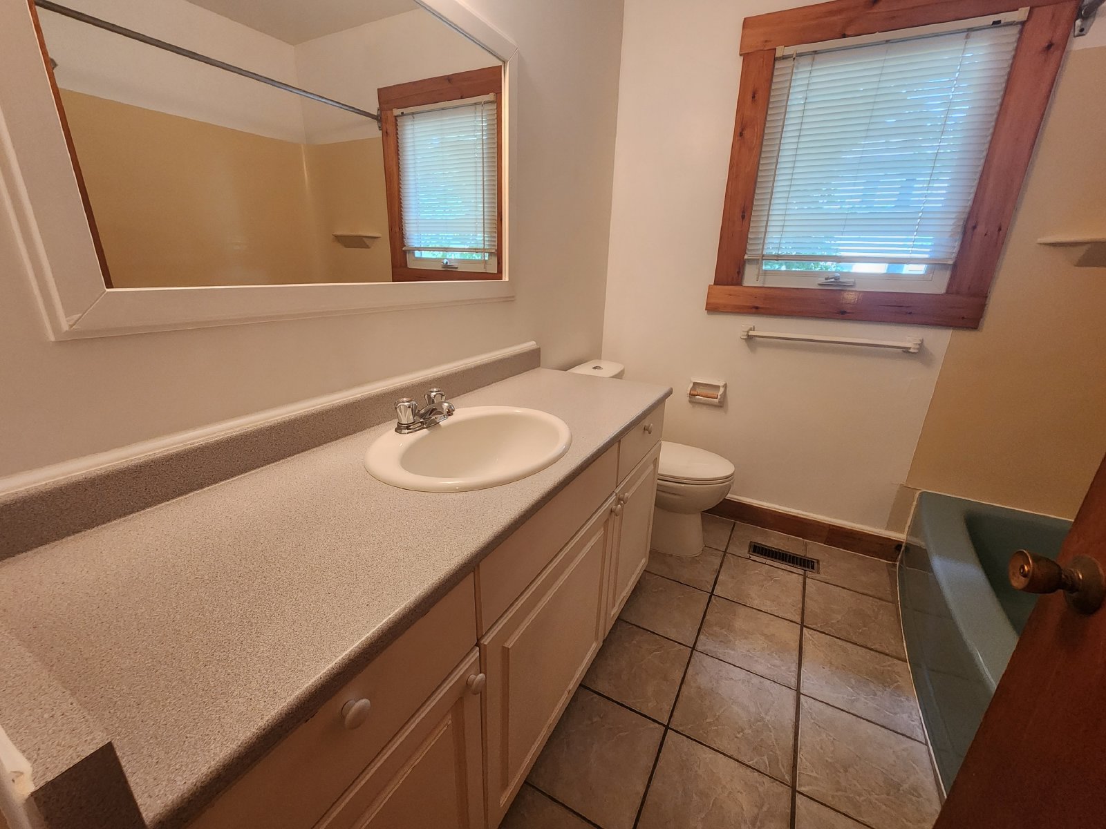 844 Norton Avenue - 1 property image