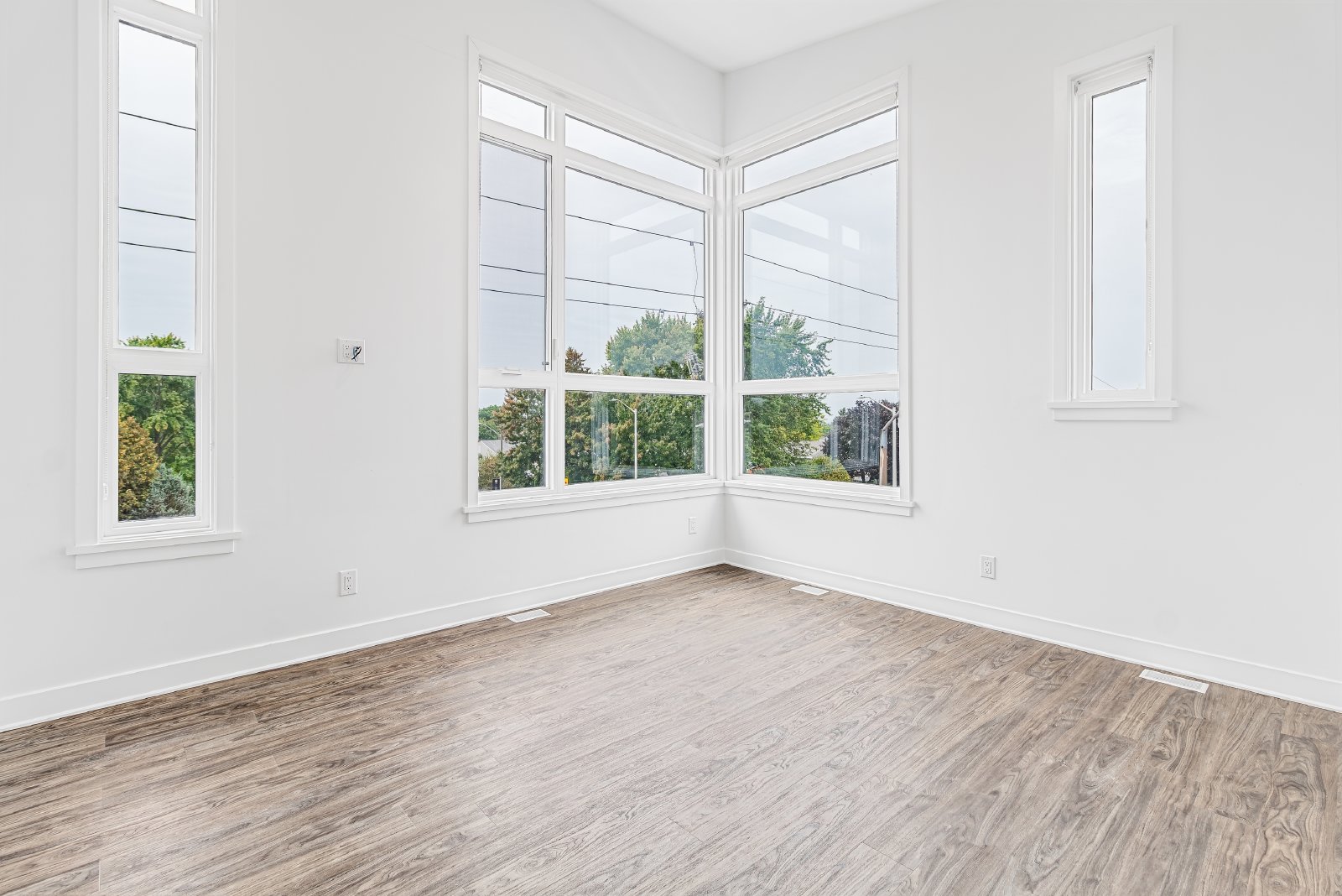845 Champlain Street - 1 property image