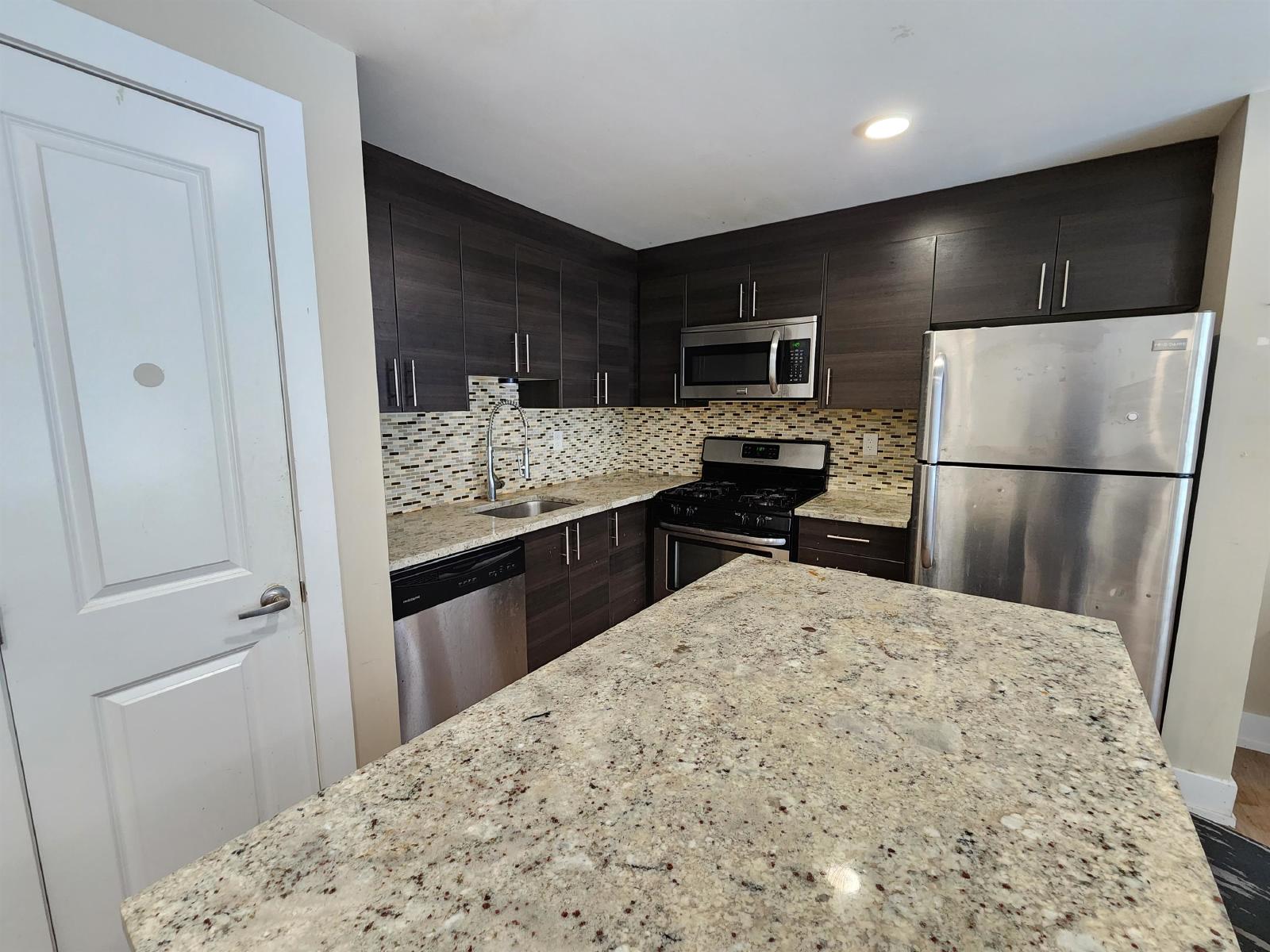 460 Nelson Street - 2 property image