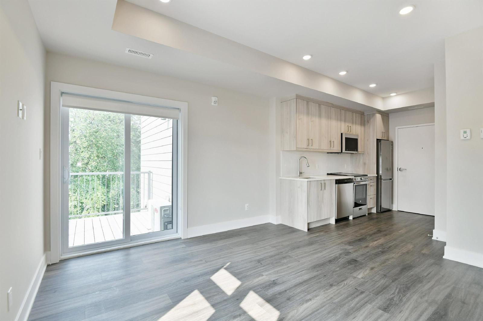 16 Champagne Avenue South - 203 property image