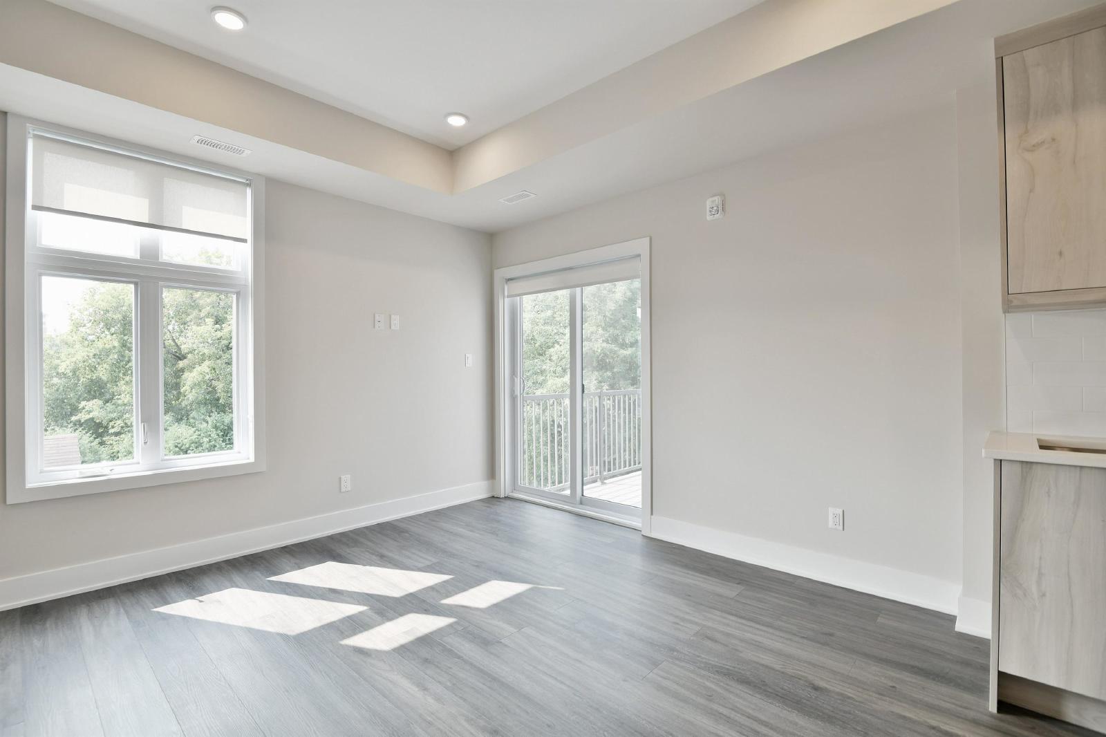 16 Champagne Avenue South - 203 property image