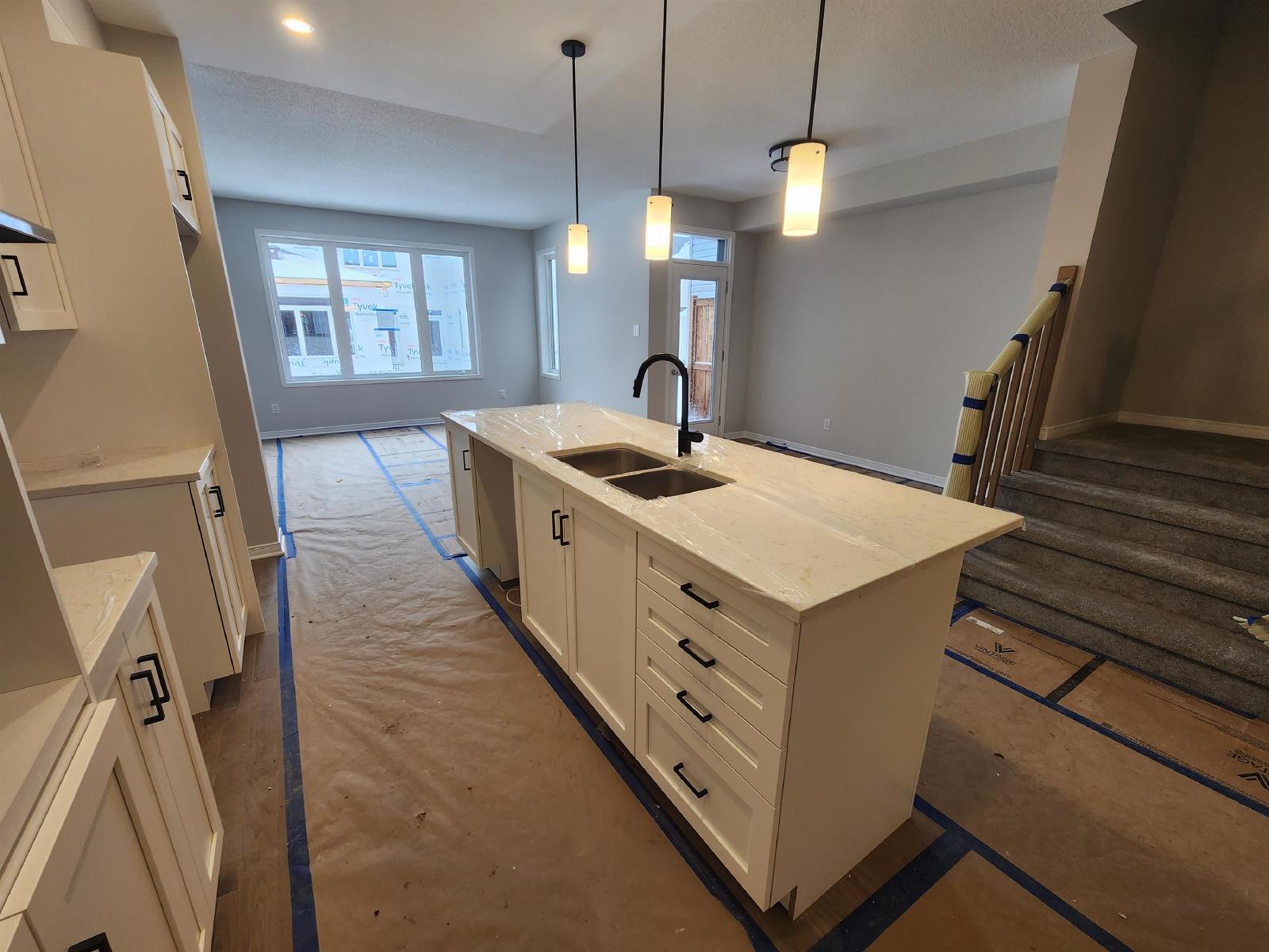 685 Taliesin Crescent - 1 property image