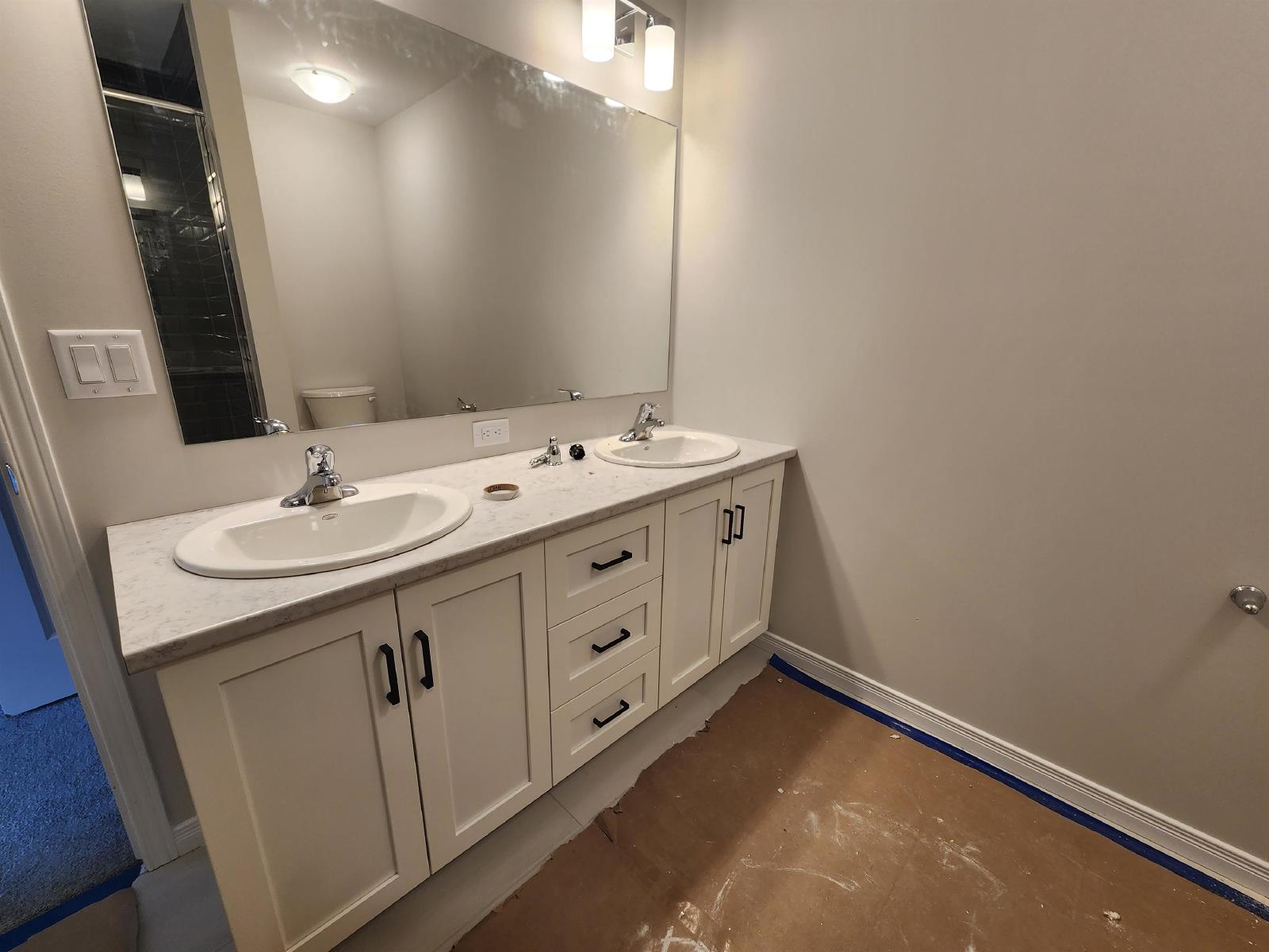 685 Taliesin Crescent - 1 property image