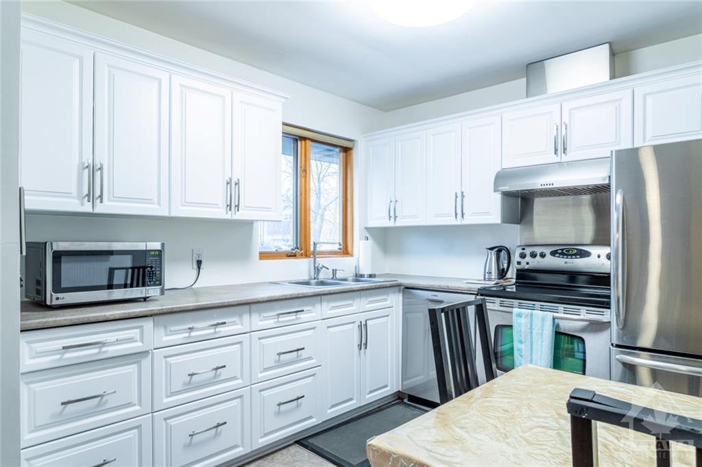 2458 Kaladar Avenue - 1 property image