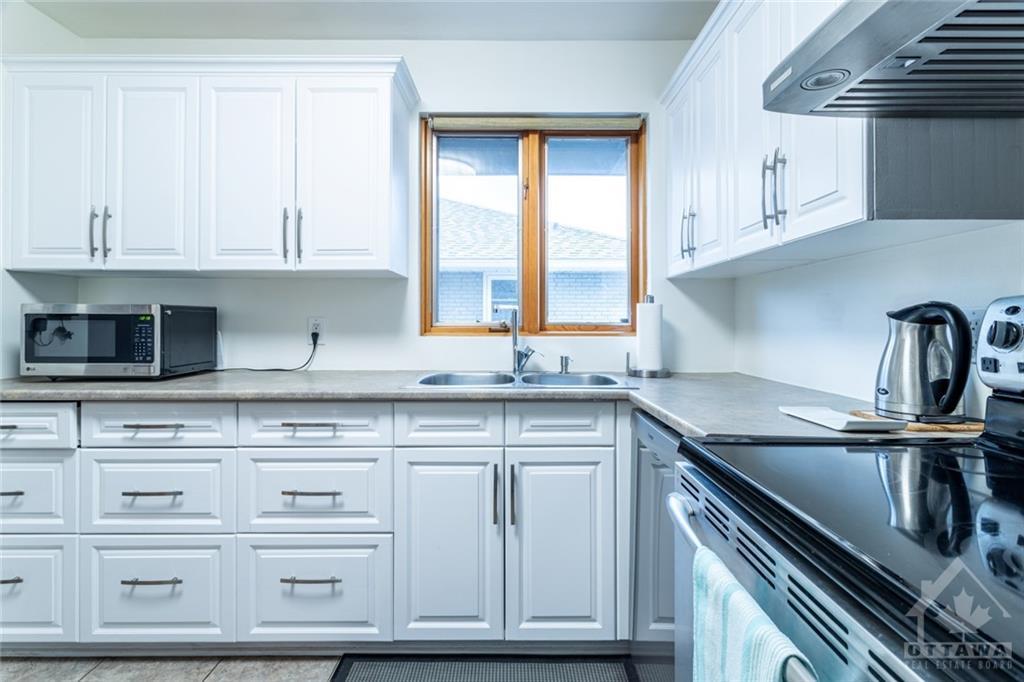 2458 Kaladar Avenue - 1 property image