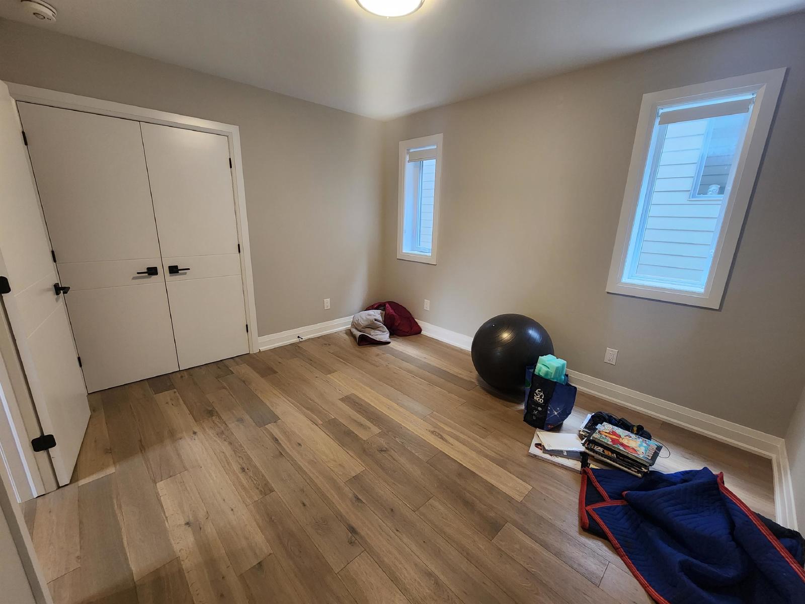 427 Ravenhill Avenue - 2 property image