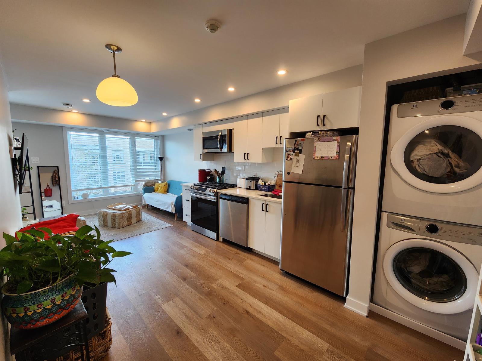 689 Churchill Avenue North - 301 property image