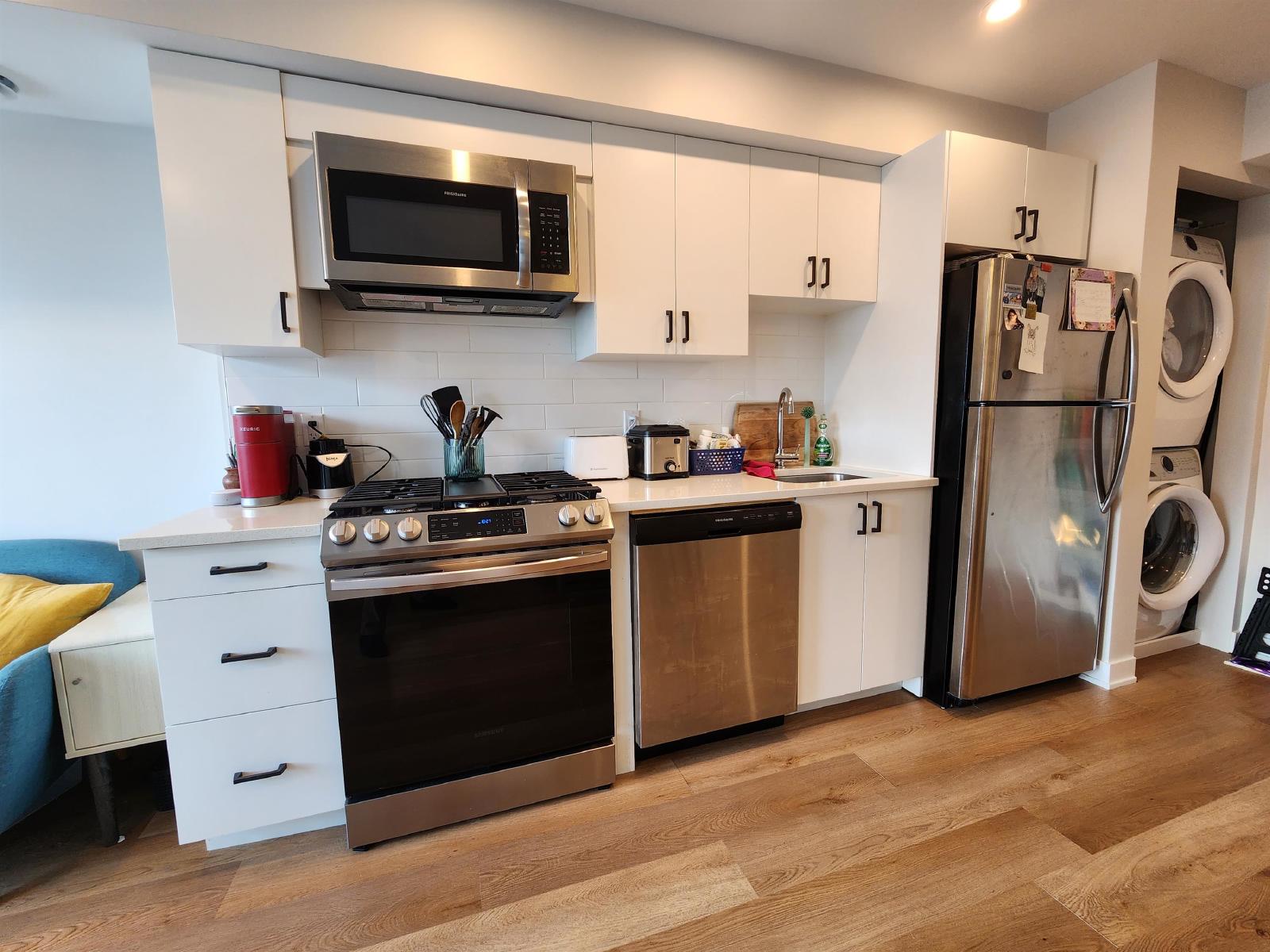 689 Churchill Avenue North - 301 property image