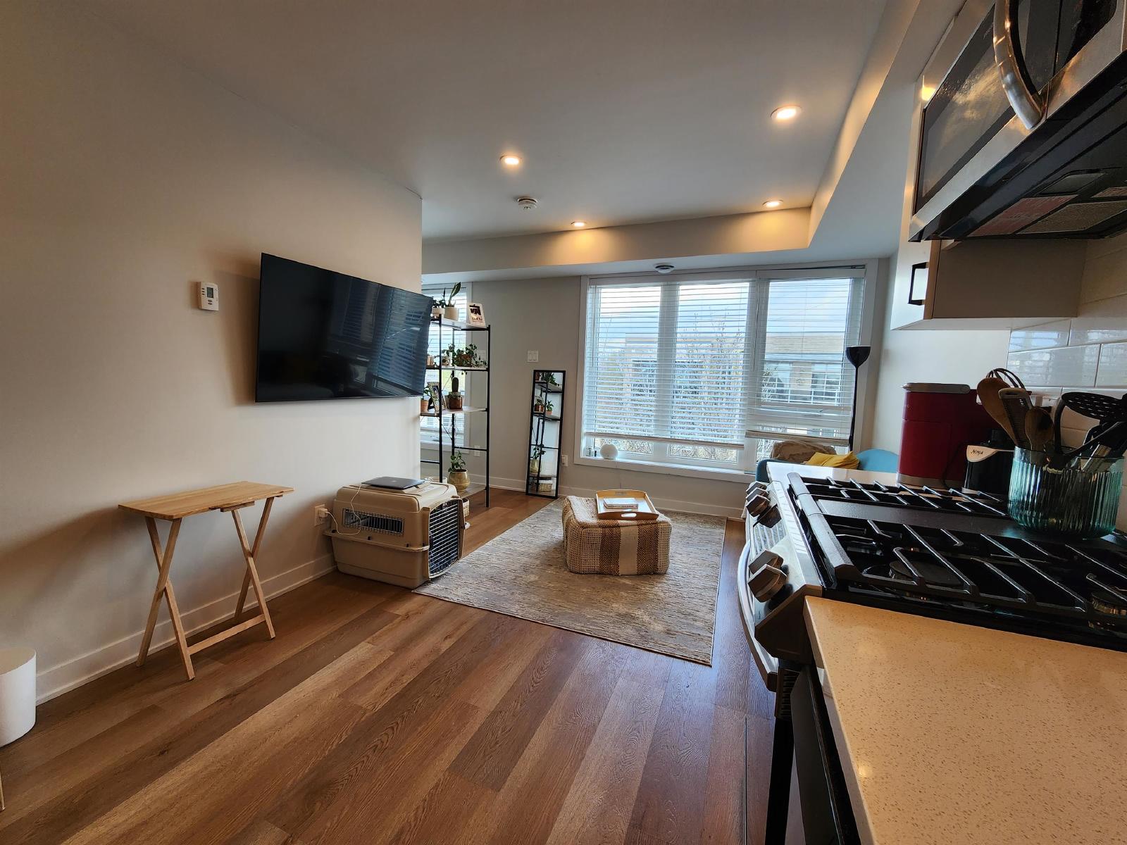 689 Churchill Avenue North - 301 property image