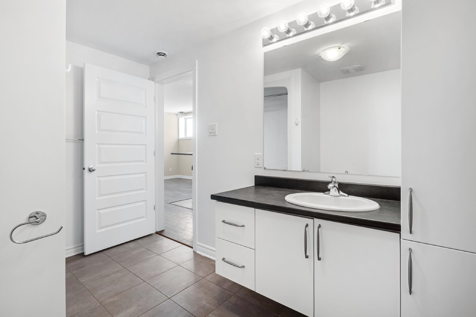 500 Ovana Crescent - 5B property image