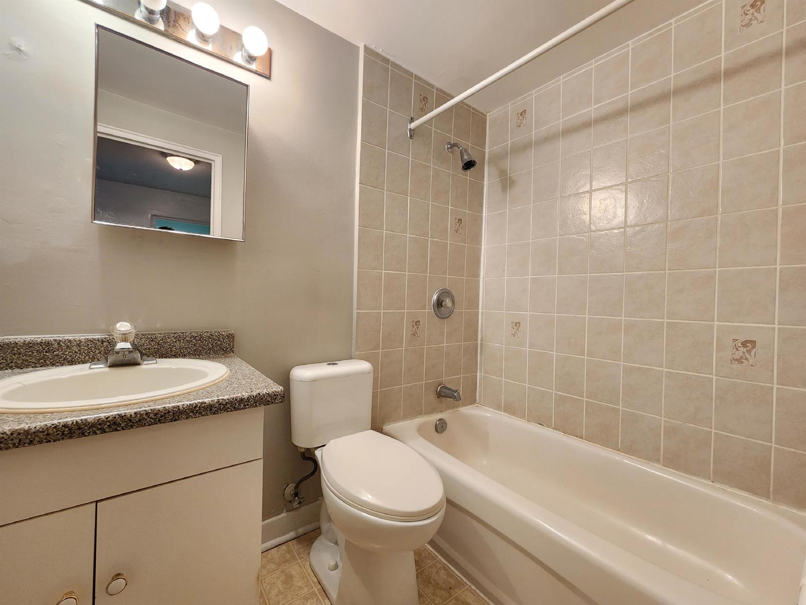 420 Gilmour Street - 606 property image