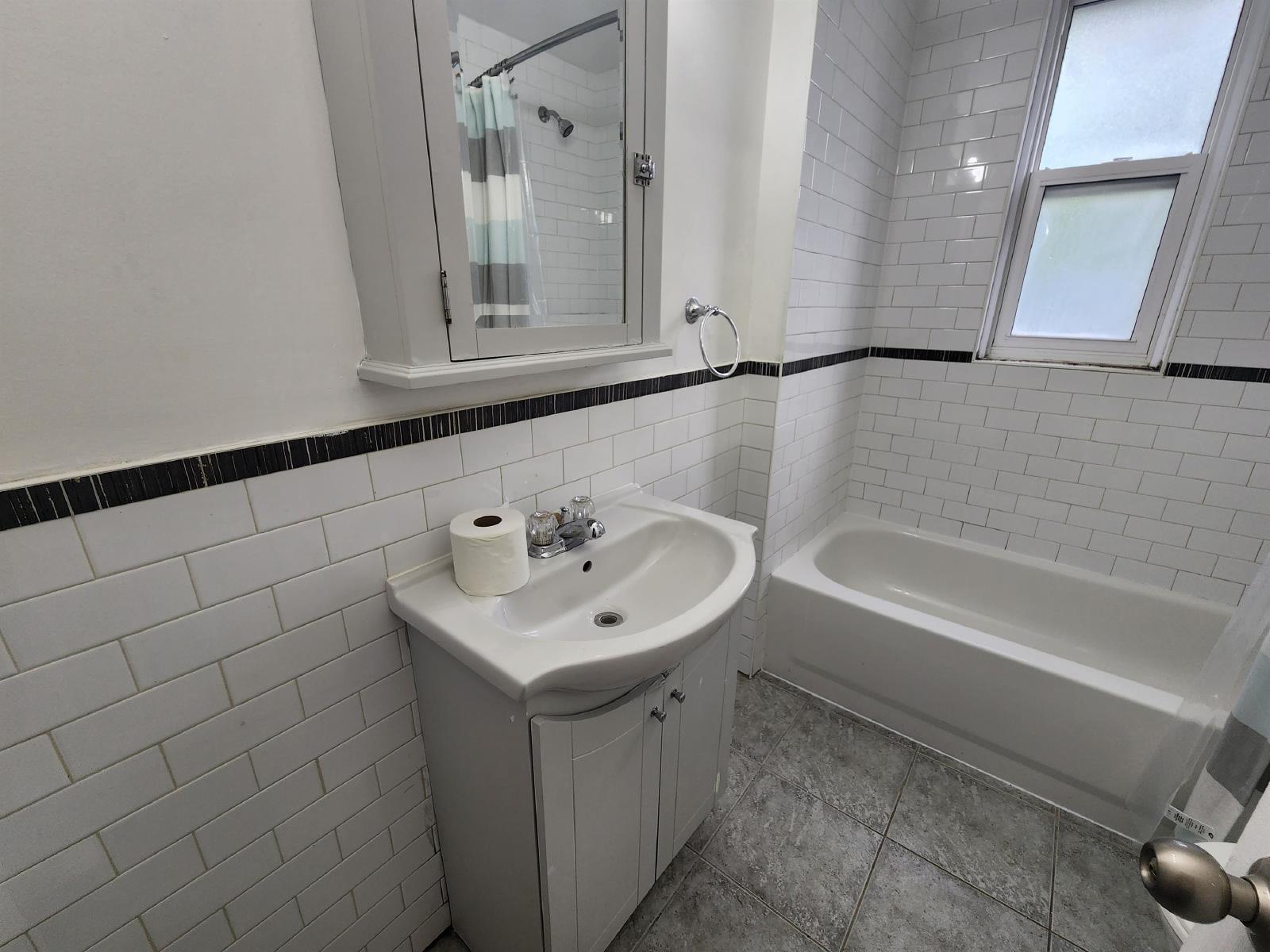 419 Bronson - Unit 1 property image