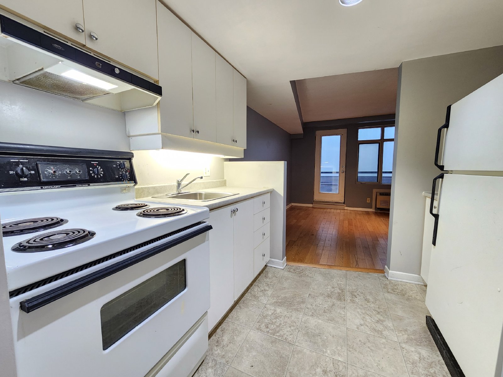 595 Somerset Street West - 203 property image