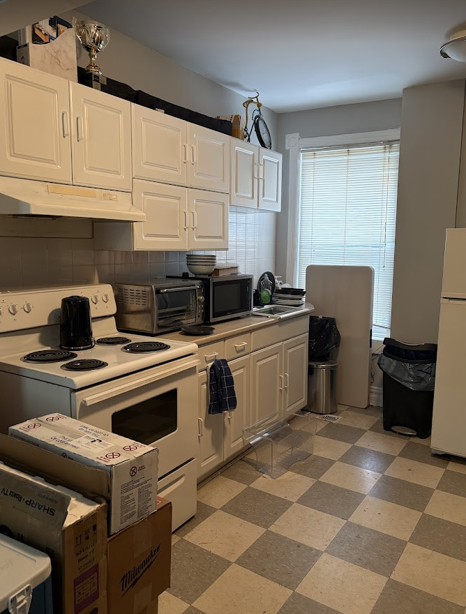 421 Bronson - Unit 1 property image