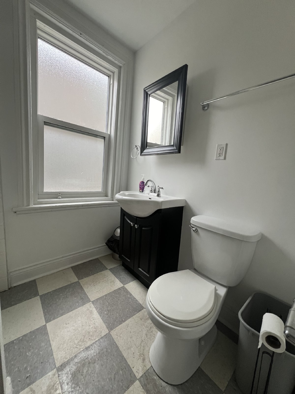 421 Bronson - Unit 1 property image